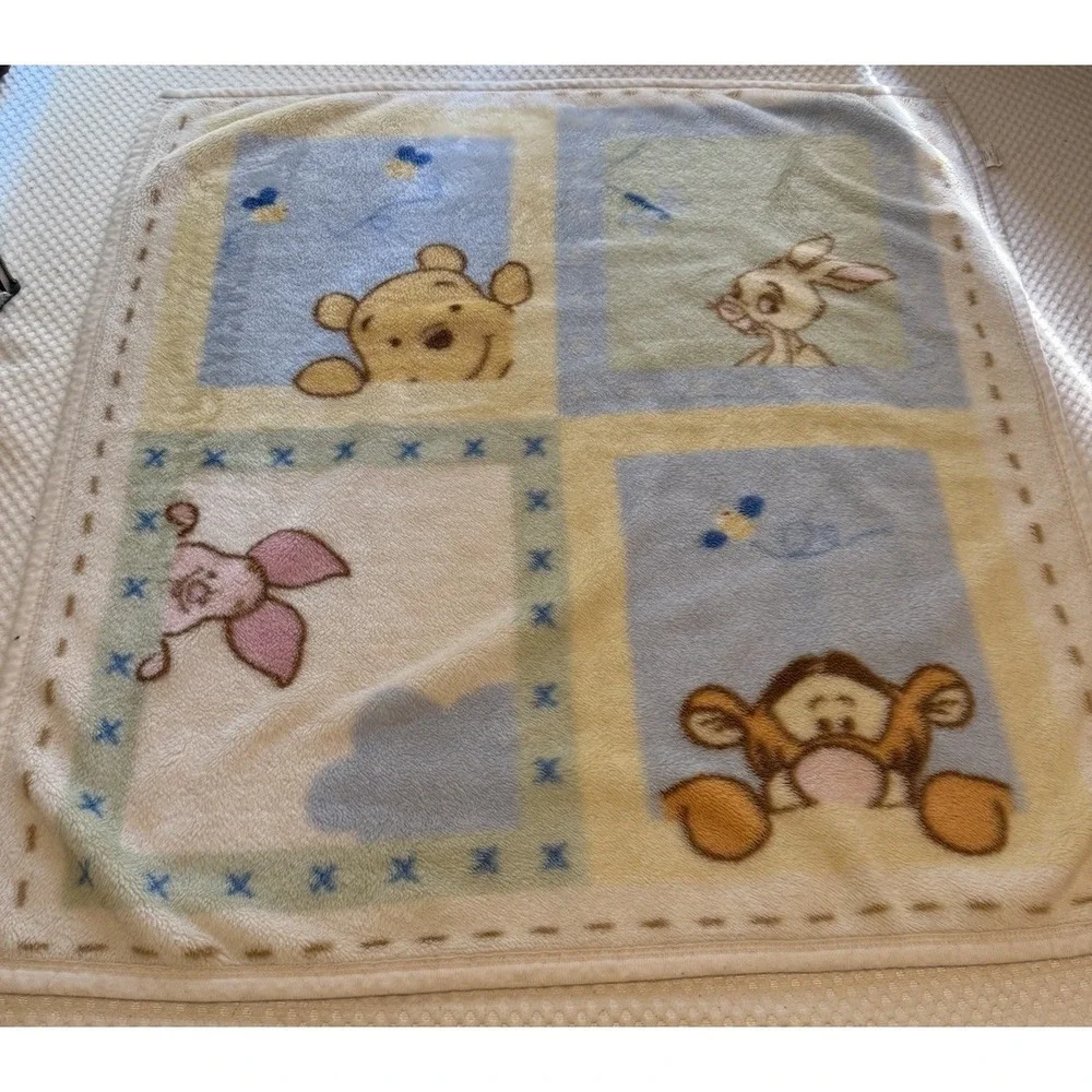 Disney Baby Winnie the Pooh & Friends Plush Fleece Baby Blanket Peekaboo
